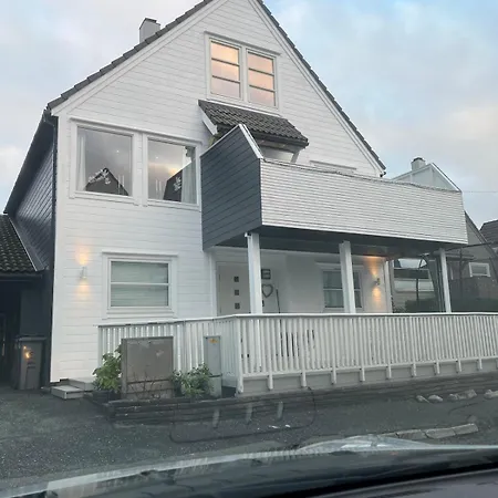 别墅 15 Mins From Center, Familyhome